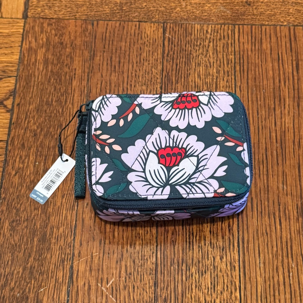 NWT Vera Bradley Travel Pill Case